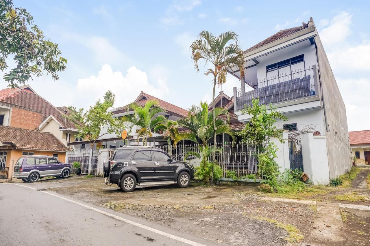 Spot On 90797 Sukun Syariah Homestay 말랑 외부 사진