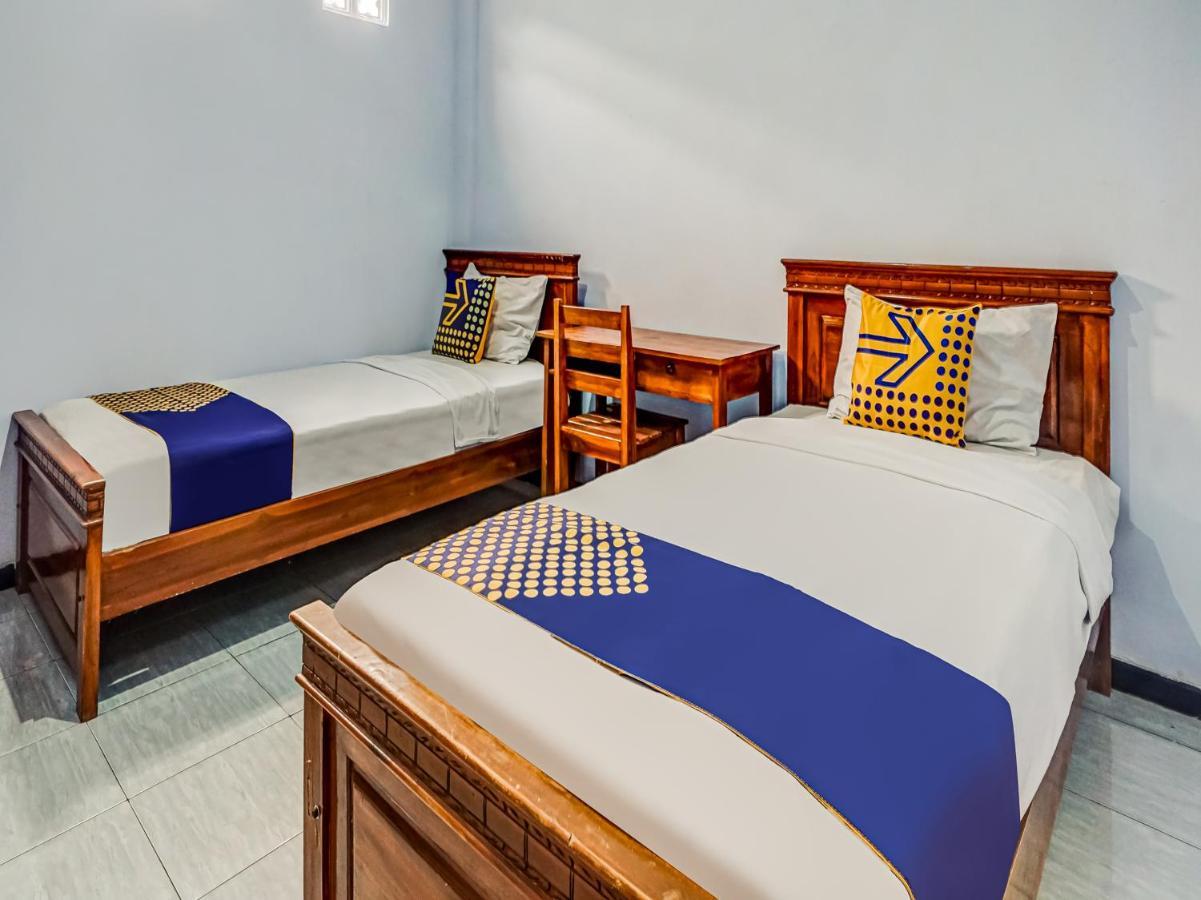 Spot On 90797 Sukun Syariah Homestay 말랑 외부 사진