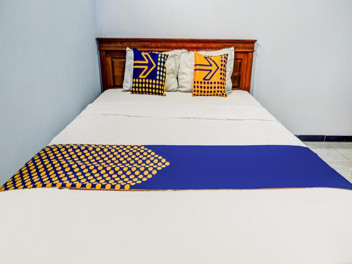 Spot On 90797 Sukun Syariah Homestay 말랑 외부 사진